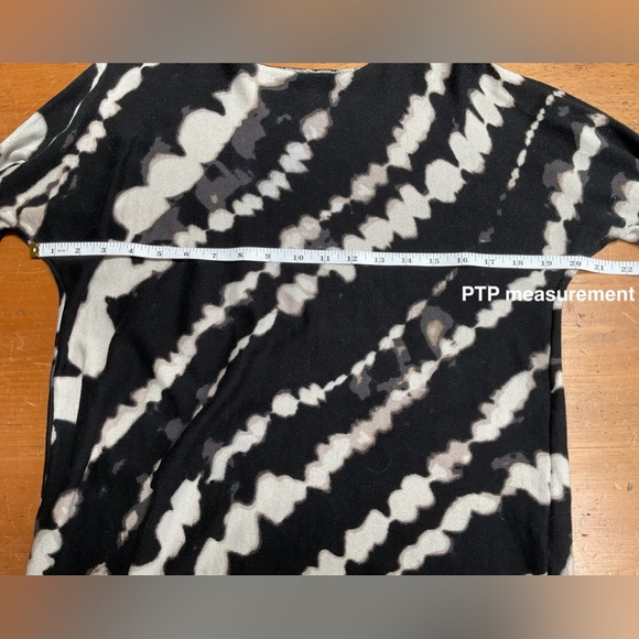 INC Sweater - Abstact pattern with Faux Distressed edges - Picture 4 of 10